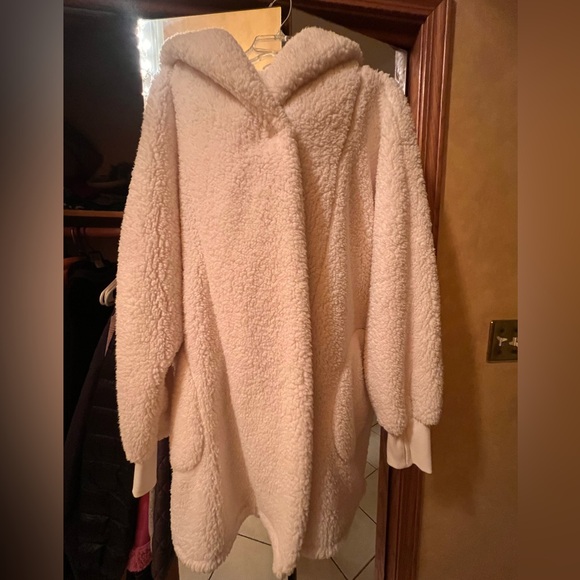 BumbleBella by Jill Martin The Lounger "I Do" Sherpa Hoodie Bride - Picture 2 of 9